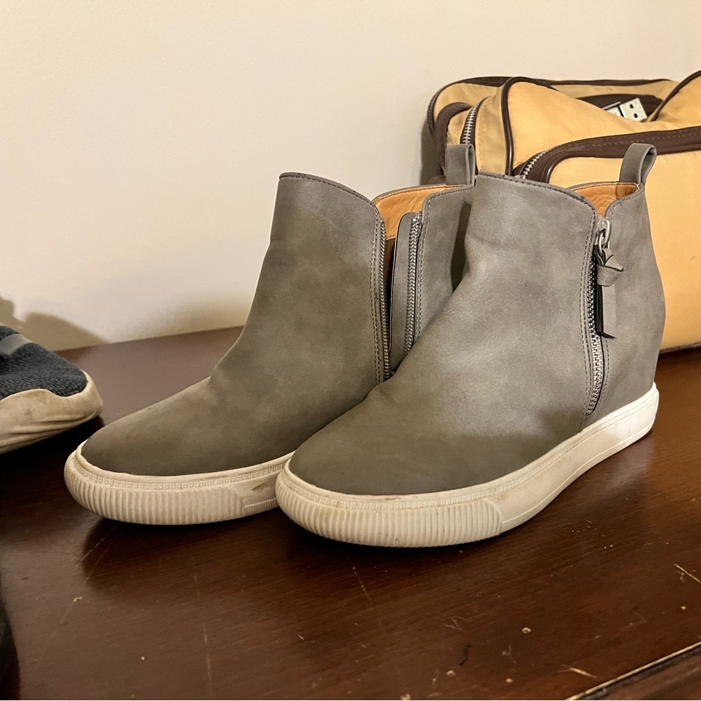 Wedge sneakers